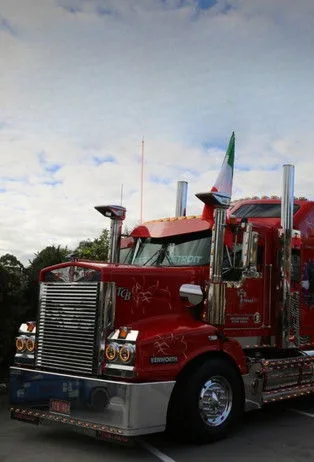 Watch Rides Down Under: Aussie Truckers (2023) online free - poster